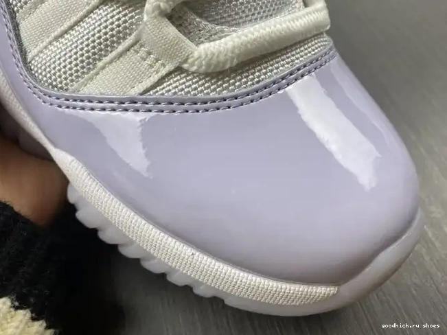 Air AH7860-101 Pure Jordan 11 WMNS Violet Low 0420